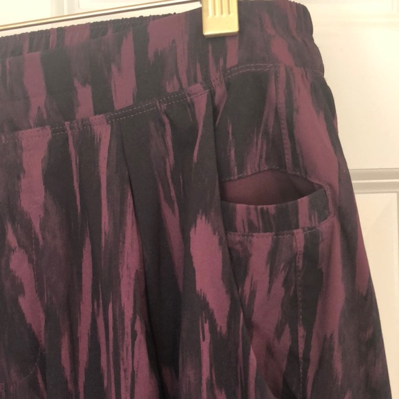 Lululemon Track Pants - sz 6 - Picture 3 of 7